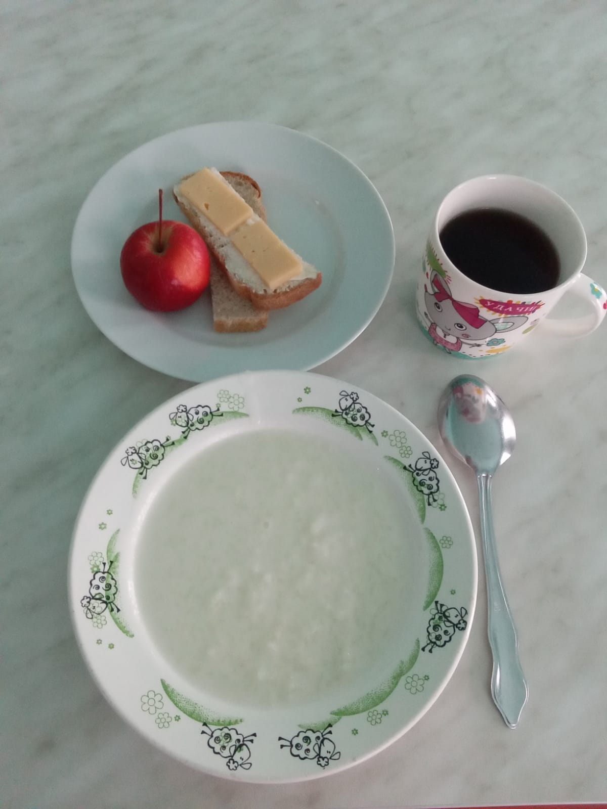 горячий завтрак.
