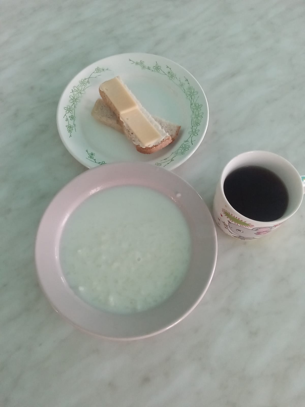 горячий завтрак.