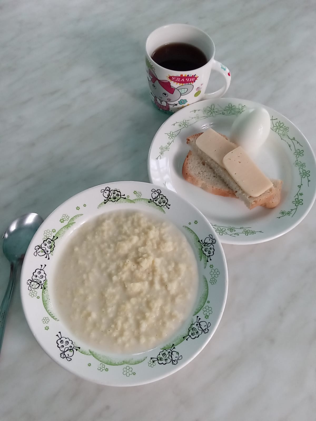 горячий завтрак.
