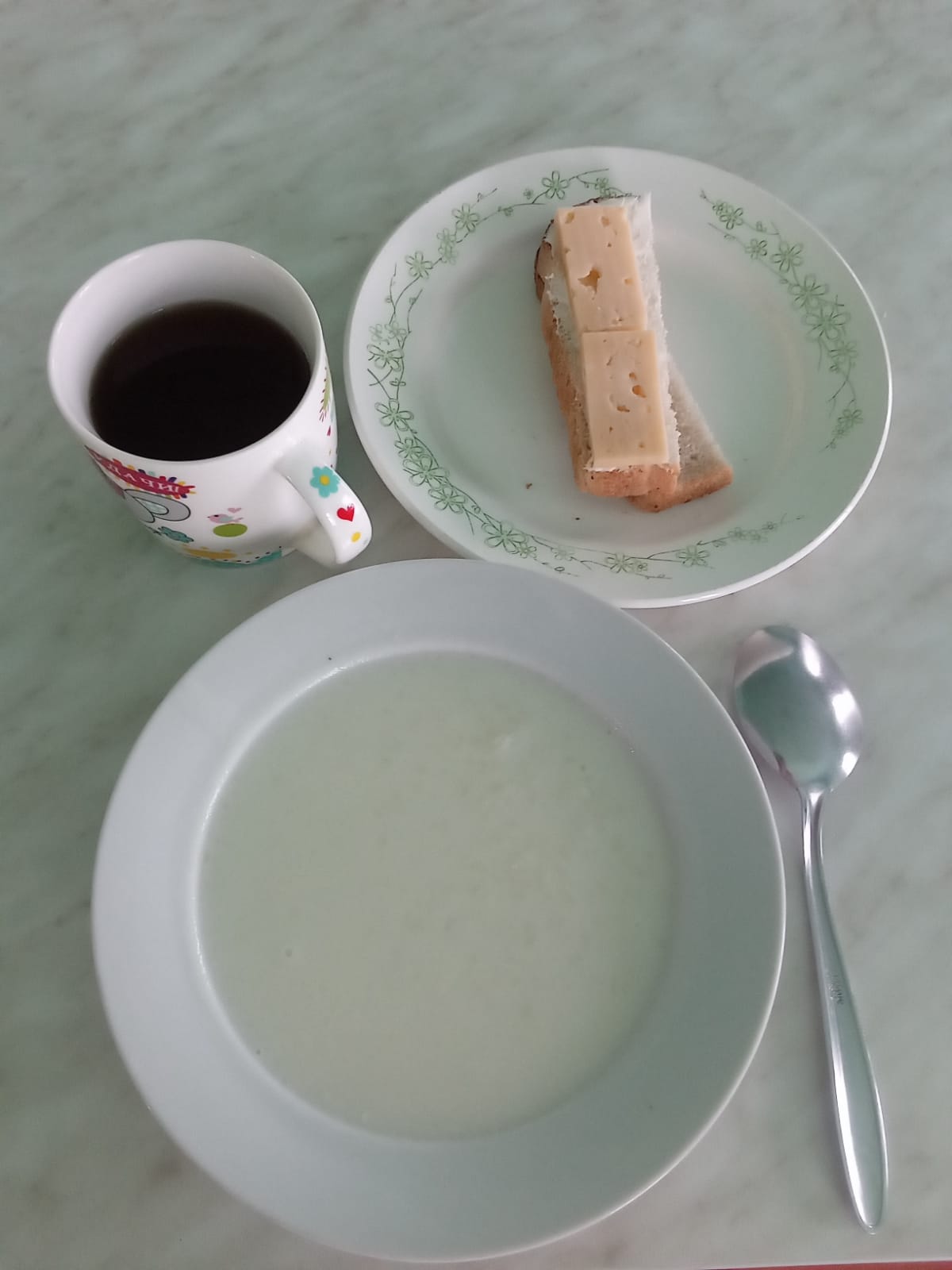 горячий завтрак.